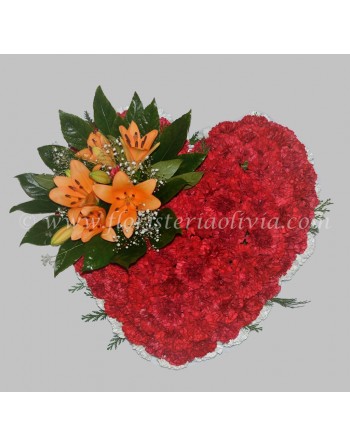 CORAZÓN DE CLAVELES BASE GRANDE CON FLOR