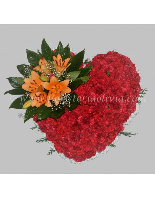 CORAZÓN DE CLAVELES BASE GRANDE CON FLOR