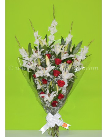 RAMO FUNERAL VARIADO CON 1 DOCENA DE ROSAS